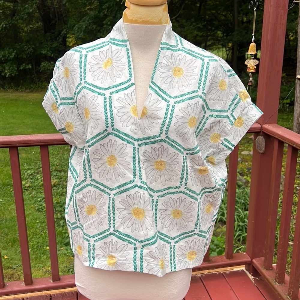 New! Brooke Wright designs O/S  white floral kimono top.